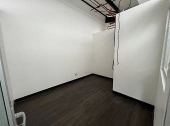 Local comercial con mezzanina en Torre Empresarial A1, $ 270,000, 1, San José, Santa Ana