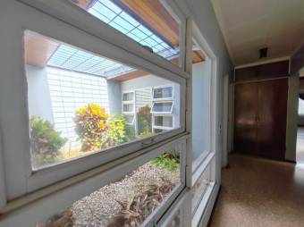 Venta de Casa Comercial en Montes de Oca, San José. RAH 26-154