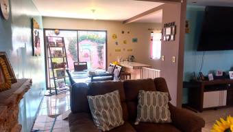 Casa en venta moderna de múltiples niveles en zona de alta plusvalía en San José #25-1770 GS