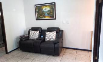 Casa en venta moderna de múltiples niveles en zona de alta plusvalía en San José #25-1770 GS