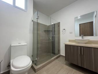 Casa en venta en condominio con patio y excelente distribución en San Pablo de Heredia#26-1395 GS