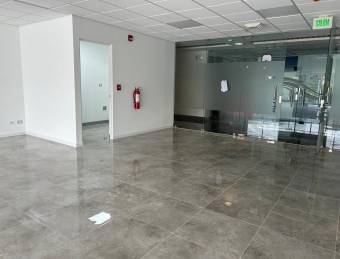 Se alquila local comercial en Pozos Santa Ana 25-706