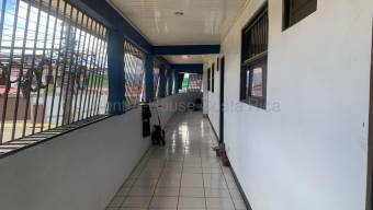 Edificio en venta con locales y apartamentos generando ingresos en San Pablo de Heredia #26-1850 GS