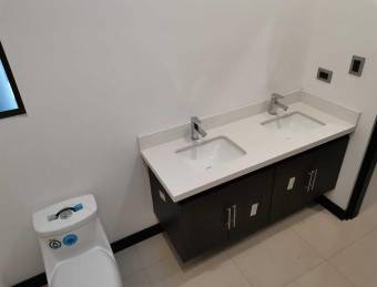 Se vende casa en San Vicente Moravia 25-992