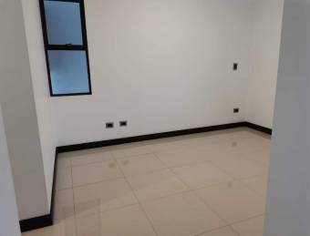 Se vende casa en San Vicente Moravia 25-992