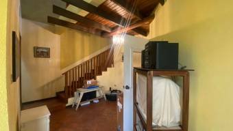 Se vende casa en Zapote San José 25-436