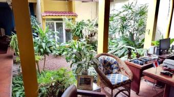 Se vende casa en Zapote San José 25-436