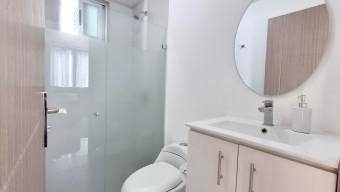 Apartamento en venta moderno con balcón y amenidades en Tibás #26-874 GS