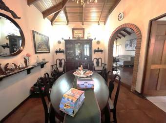Casa en venta en Heredia, uso residencial y/o comercial