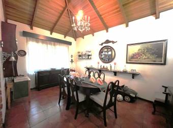 Casa en venta en Heredia, uso residencial y/o comercial