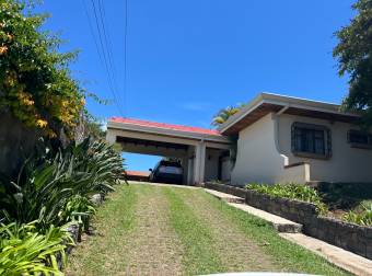 Casa en venta en Heredia, uso residencial y/o comercial