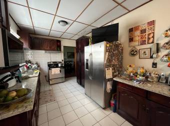 Casa en venta en Heredia, uso residencial y/o comercial