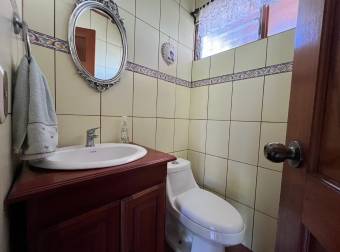 Casa en venta en Heredia, uso residencial y/o comercial