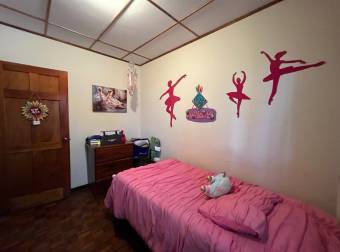 Casa en venta en Heredia, uso residencial y/o comercial
