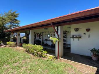 Casa en venta en Heredia, uso residencial y/o comercial
