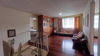 Se vende casa en Mercedes Montes de Oca 26-238