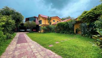 Se vende casa en San Rafael Heredia 25-1604