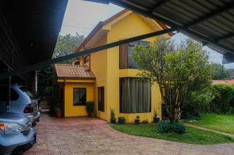 Se vende casa en San Rafael Heredia 25-1604