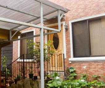 Se vende casa en San Rafael Heredia 25-1604