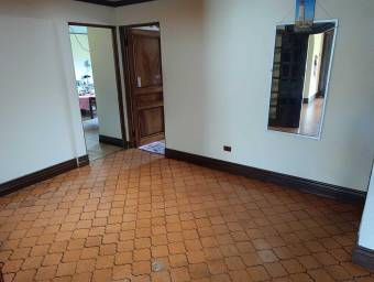 Se vende casa en Tirrases Curridabat 25-1167