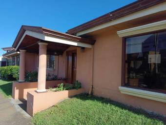 Se vende casa en Tirrases Curridabat 25-1167