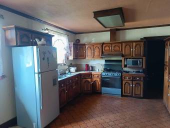 Se vende casa en Tirrases Curridabat 25-1167