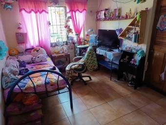 Se vende casa en Tirrases Curridabat 25-1167