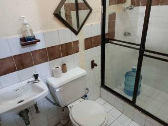 Se vende casa en Tirrases Curridabat 25-1167