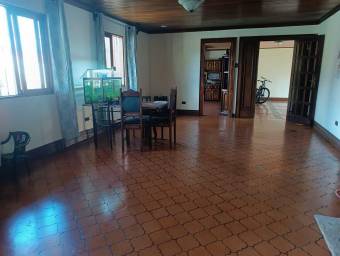 Se vende casa en Tirrases Curridabat 25-1167