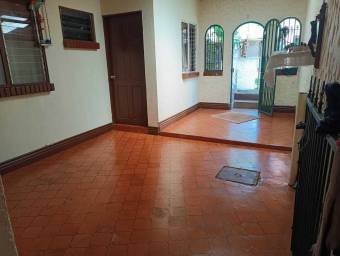 Se vende casa en Tirrases Curridabat 25-1167