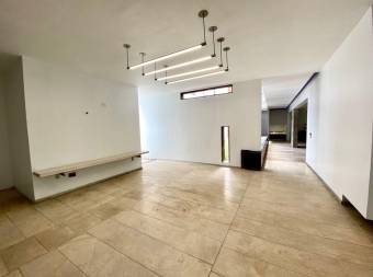 Se vende casa en Montes de Oca San José 26-537