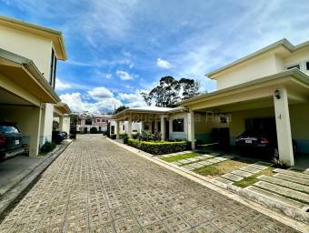 VENTA DE CASA EN CONDOMINIO EN GRANADILLA