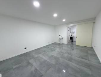 Local comercial en alquiler en Calle Blanco, ubicación estratégica #26-1559 GS