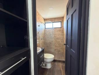 Casa en venta en El Guarco, Cartago con diseño moderno #26-1570 GS