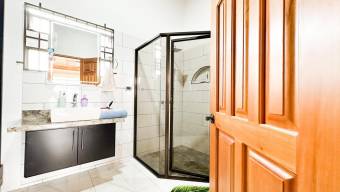 Casa en venta en Pérez Zeledón con amplio terreno con hermosas vistas  #26-985 GS