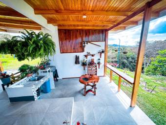 Casa en venta en Pérez Zeledón con amplio terreno con hermosas vistas  #26-985 GS