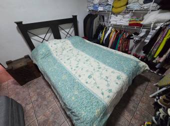 VENTA DE CASA DE UNA PLANTA EN RESIDENCIAL, SANTO DOMINGO, HDIA