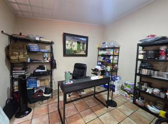 VENTA DE CASA DE UNA PLANTA EN RESIDENCIAL, SANTO DOMINGO, HDIA