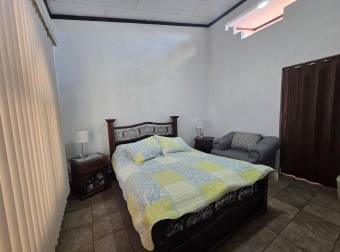 VENTA DE CASA DE UNA PLANTA EN RESIDENCIAL, SANTO DOMINGO, HDIA