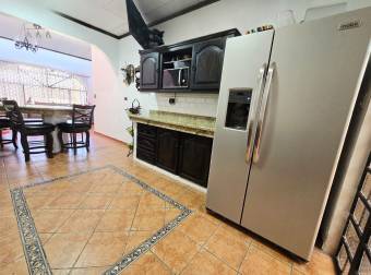 VENTA DE CASA DE UNA PLANTA EN RESIDENCIAL, SANTO DOMINGO, HDIA