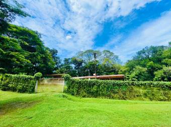 Dos casas, un paraíso en el Pacífico