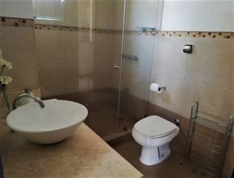 se alquila apartamento amblado con jardin y muchas amenidades 20-751