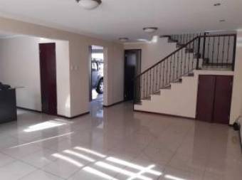 Venta de hermosa casa en condominio de Pozos, Santa Ana. #20-1345