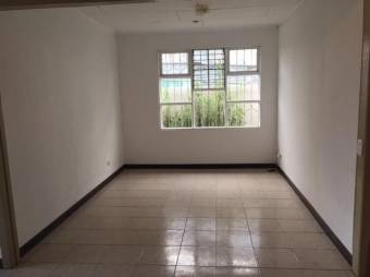 Venta de casa con ubicación inmejorable en Guadalupe Centro. #20-179