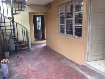 Venta de casa con ubicación inmejorable en Guadalupe Centro. #20-179