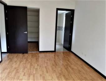 Estupendo apartamento a la venta en hermoso Condominio de Santa Ana. #20-1413