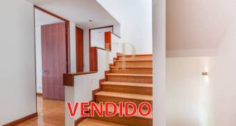 SUPER PRECIO!! CASA MODERNA CON JARDIN EN CONDOMINIO 