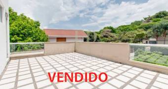 SUPER PRECIO!! CASA MODERNA CON JARDIN EN CONDOMINIO 