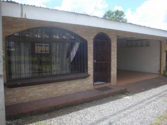 Hermosa y Cómoda Casa  en  Venta.   En Guápiles.  CG-20-581