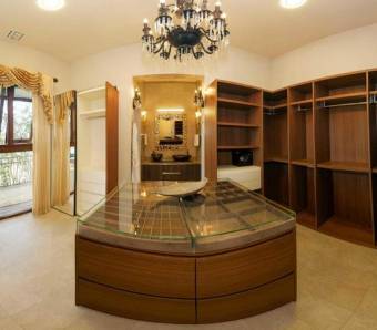 Se vende lujosa casa con mucha privacidad y facil acceso en Atenas cercania al mar  21-1193